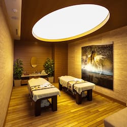 Couples treatment room(s), sauna, Turkish bath/hammam, body treatments