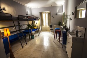 Standard Shared Dormitory, Ensuite (6 pax)