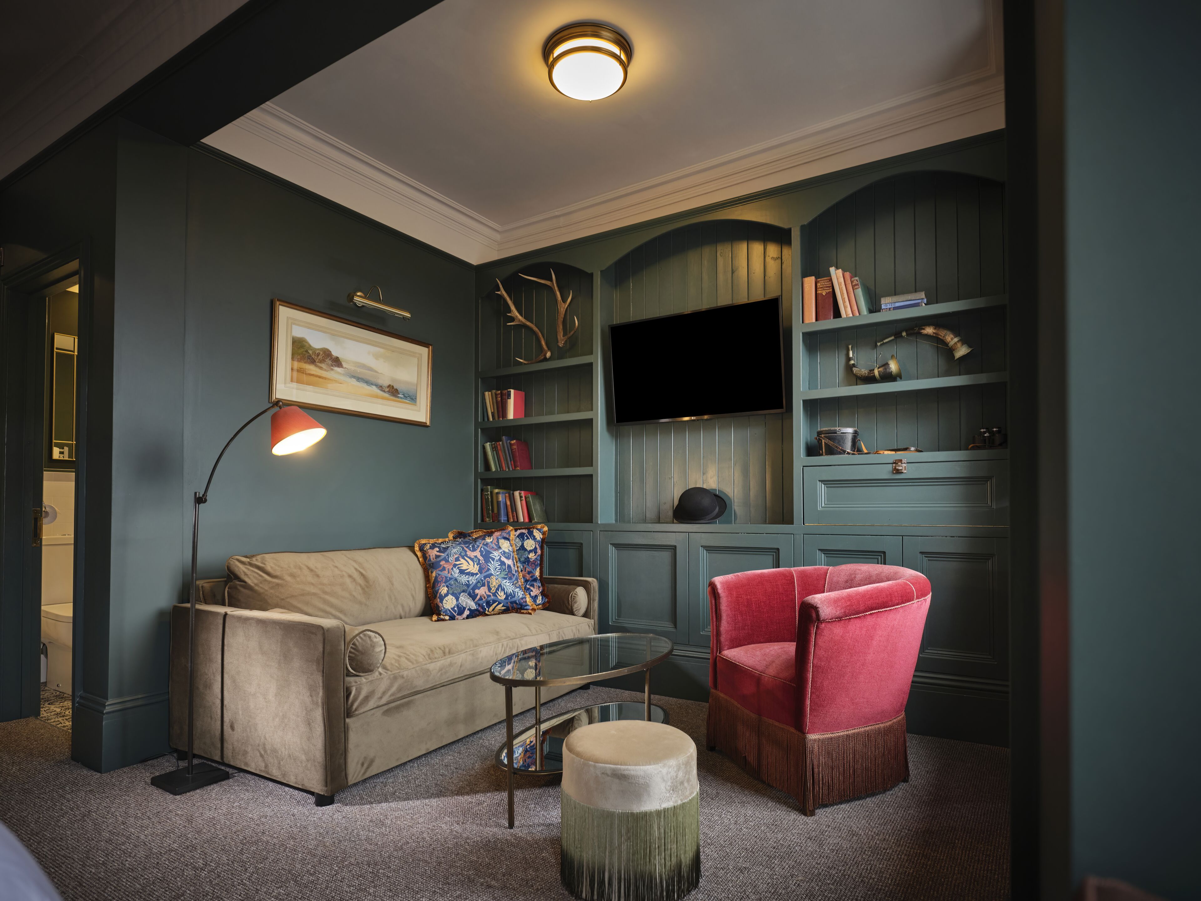 executive room | 1 bedroom, individually decorated, individually furnished