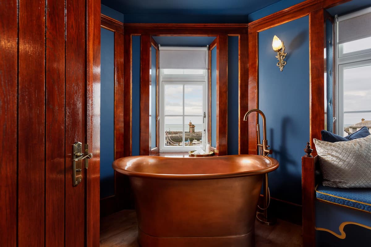 Superior kamer, uitzicht op zee | 1 slaapkamer, individueel gedecoreerd, individueel gemeubileerd
