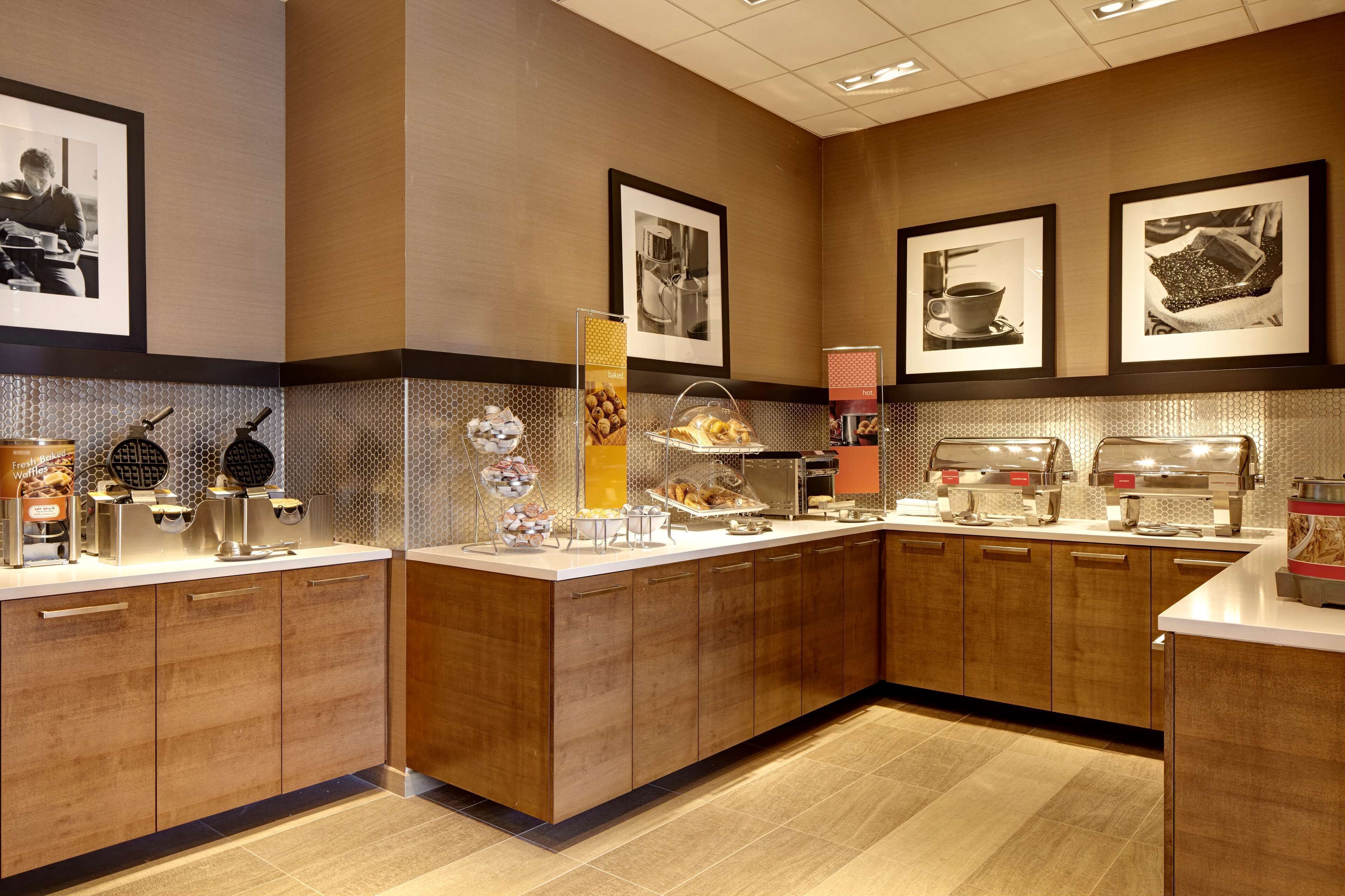 Desayuno buffet incluido todos los días 