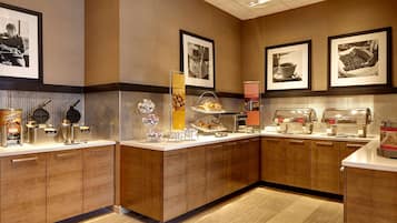 ๋งค์ผ ๋ทํ ๋ฌด๋ฃ ์์นจ ์์ฌ ํฌํจ