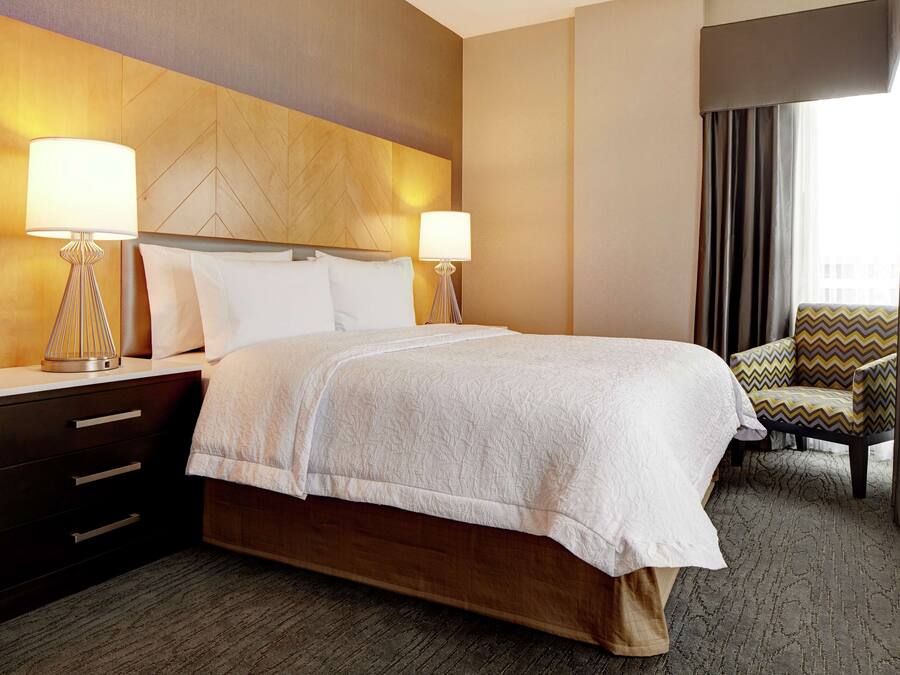 Pillowtop beds, in-room safe, desk, laptop workspace