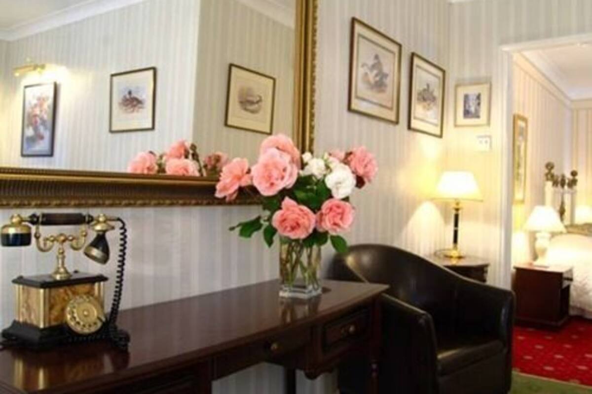 Superior Suite, Ensuite | In-room safe, iron/ironing board, free WiFi