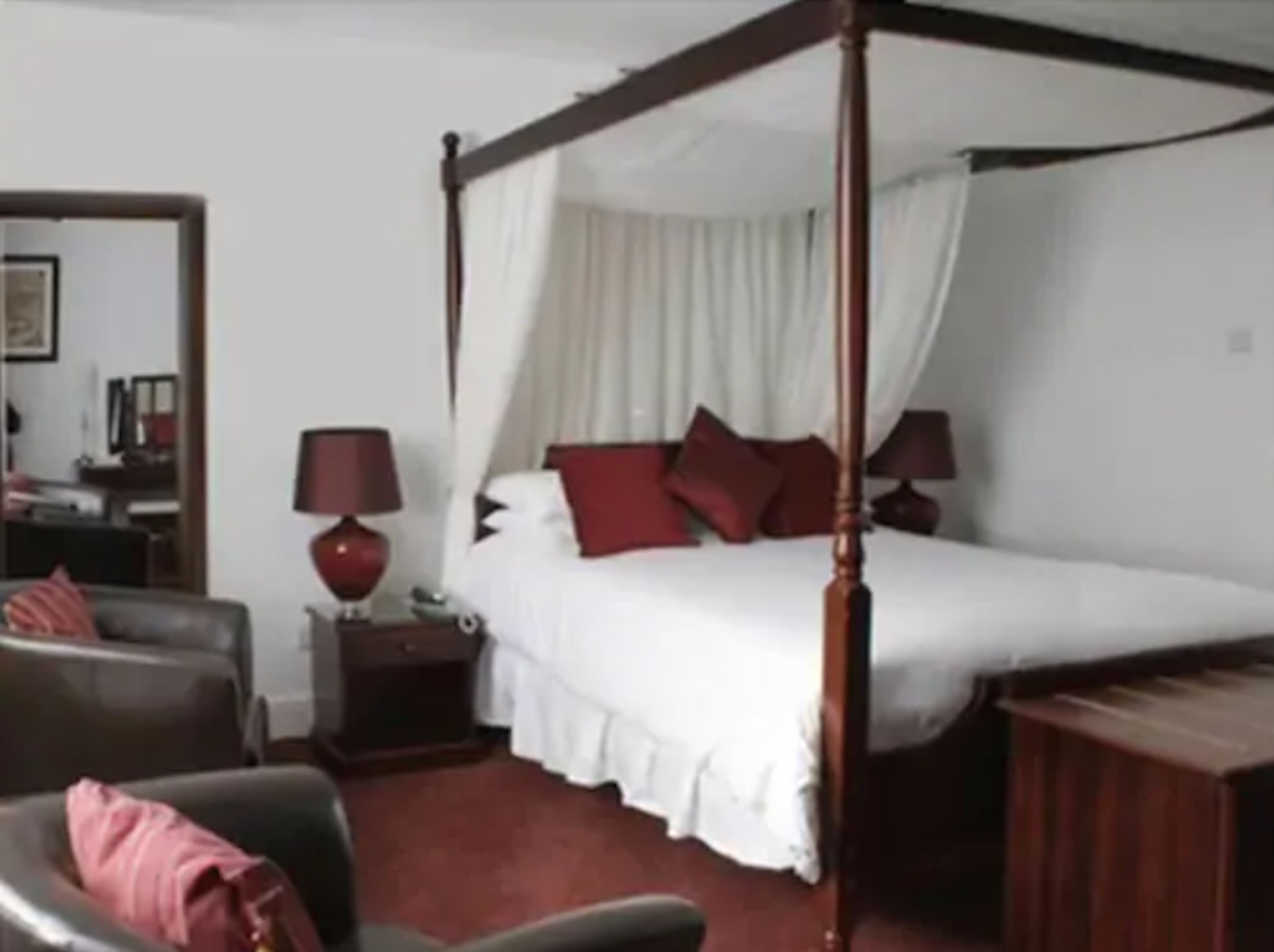 double room, ensuite (4 poster) | in-room safe, iron/ironing board, free wifi