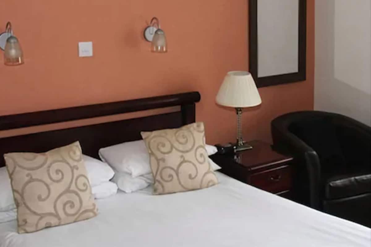 twin room, ensuite (or double ensuite) | in-room safe, iron/ironing board, free wifi