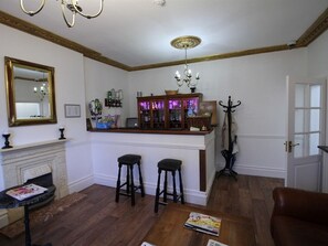 Bar (in der Unterkunft)