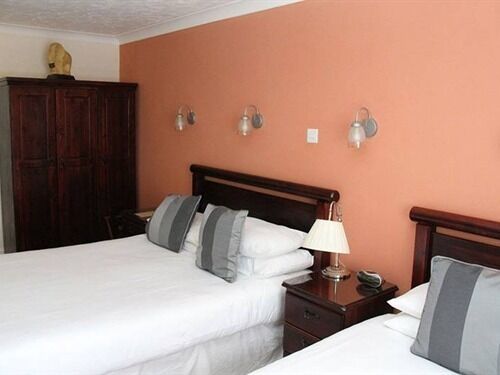 Suite, Ensuite (4 Persons) | In-room safe, iron/ironing board, free WiFi