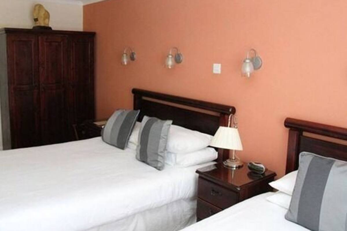 Suite, Ensuite (4 Persons) | In-room safe, iron/ironing board, free WiFi