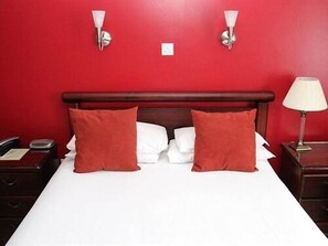 Double Room, Ensuite | In-room safe, iron/ironing board, free WiFi - Thanington Hotel (Canterbury)