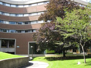 Courtyard - University of Toronto - Wilson Hall Residence (Toronto)