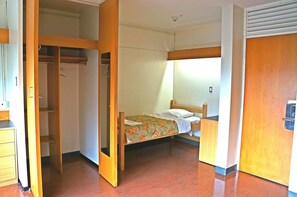 Standard Room, 2 Twin Beds (Shared Washrooms) | Desk, free WiFi, bed sheets - University of Toronto - Wilson Hall Residence (Toronto)