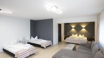 Suite | Allergikerbettwaren, Schreibtisch, Verdunkelungsvorhänge