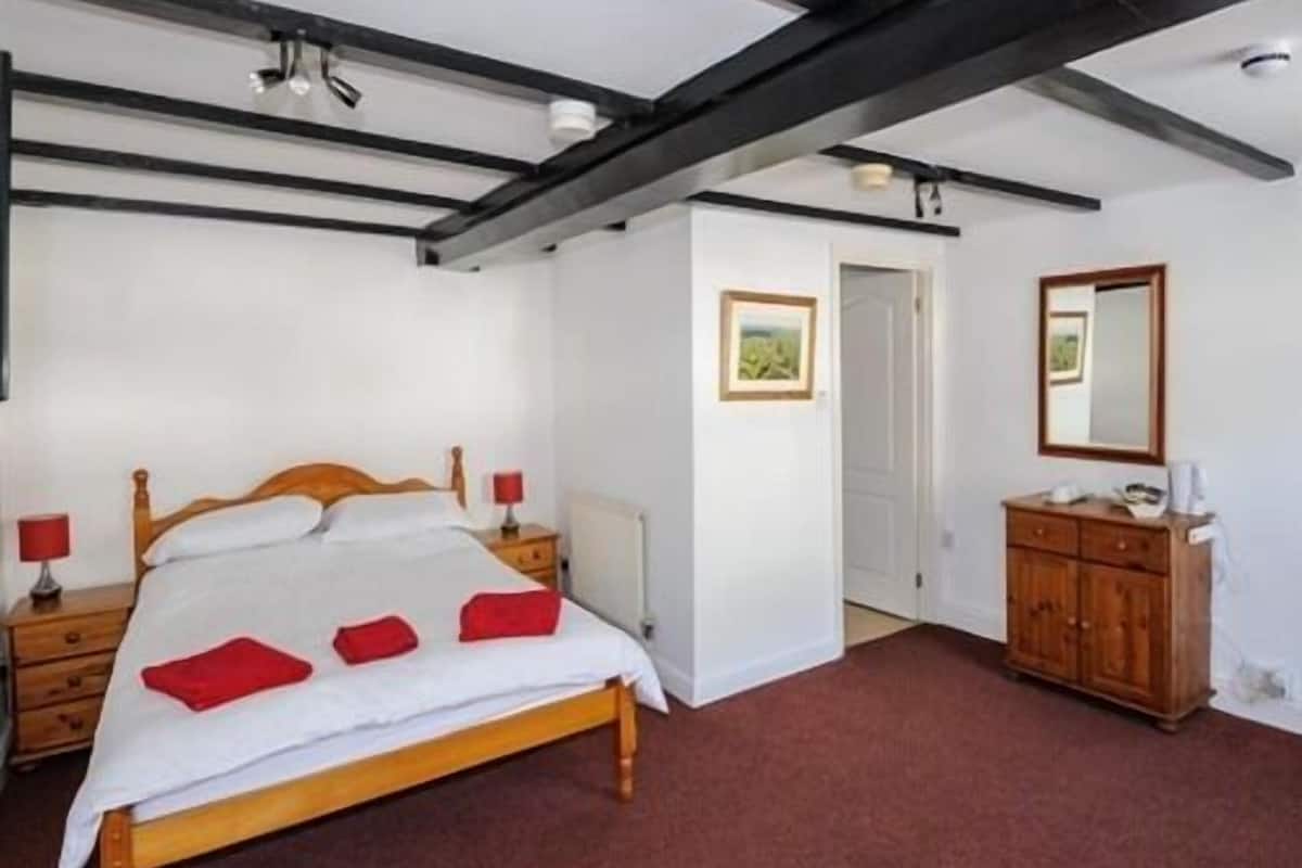 Kamar Double, ensuite (Oakhill Suite)