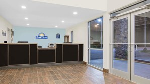 Lobby - Derby Inn (Perry)