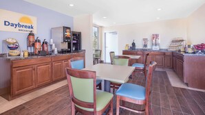 Free breakfast  - Derby Inn (Perry)