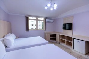 Minibar, blackout curtains, free WiFi, bed sheets - Fenix Moema (São Paulo)