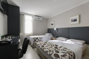 迷你吧、書桌、遮光窗簾/窗簾、免費 Wi-Fi