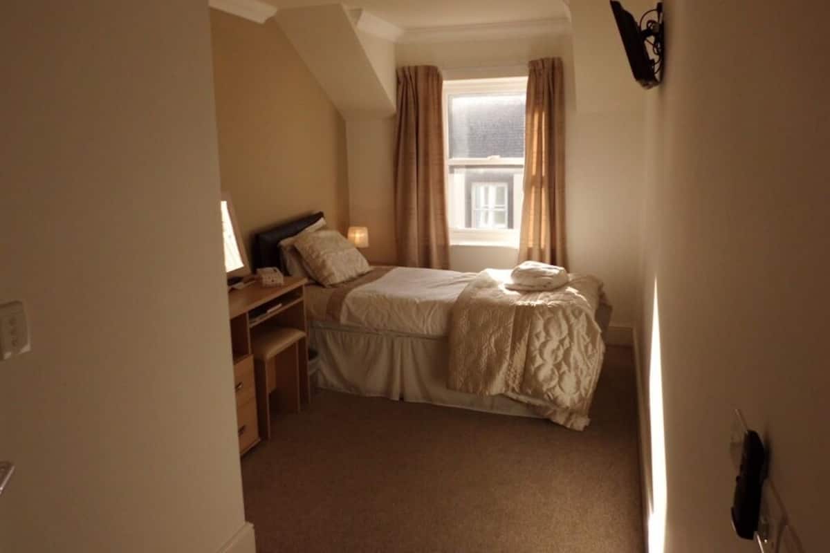 Standard Single Room, Ensuite