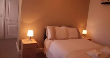 The Golden Lion Hotel