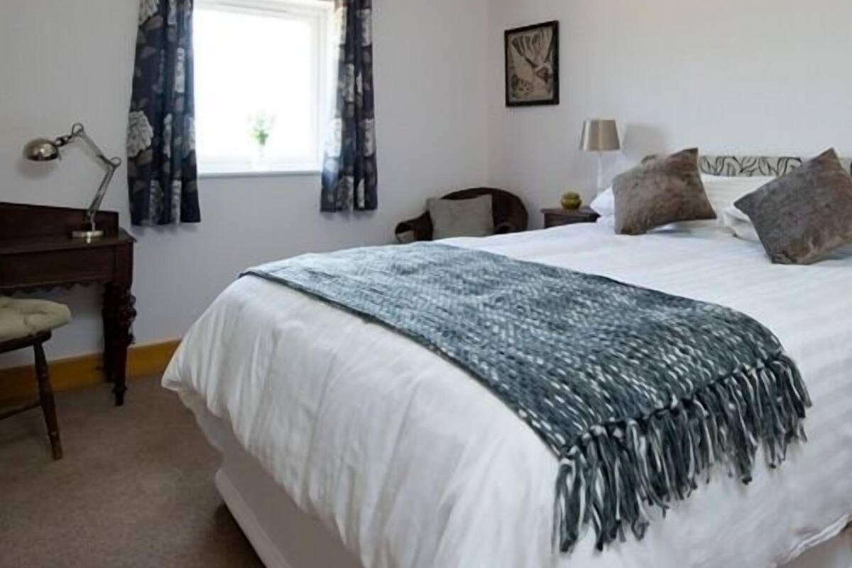Double Room, Ensuite | Desk, iron/ironing board, cribs/infant beds, WiFi (free)