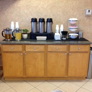 Free continental breakfast - The Soluna Hotel (El Paso)
