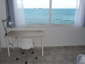 Suite, Sea View