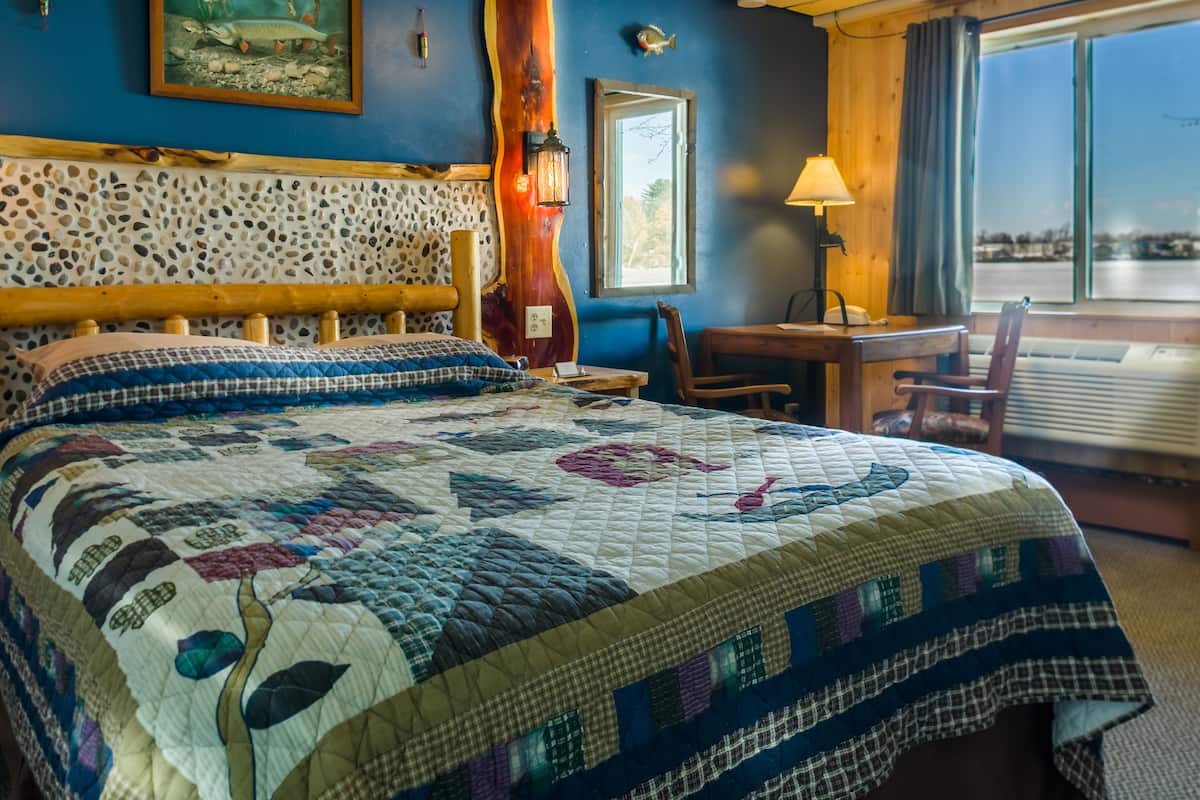 Habitación clásica (3) | Ropa de cama de alta calidad y decoración individual