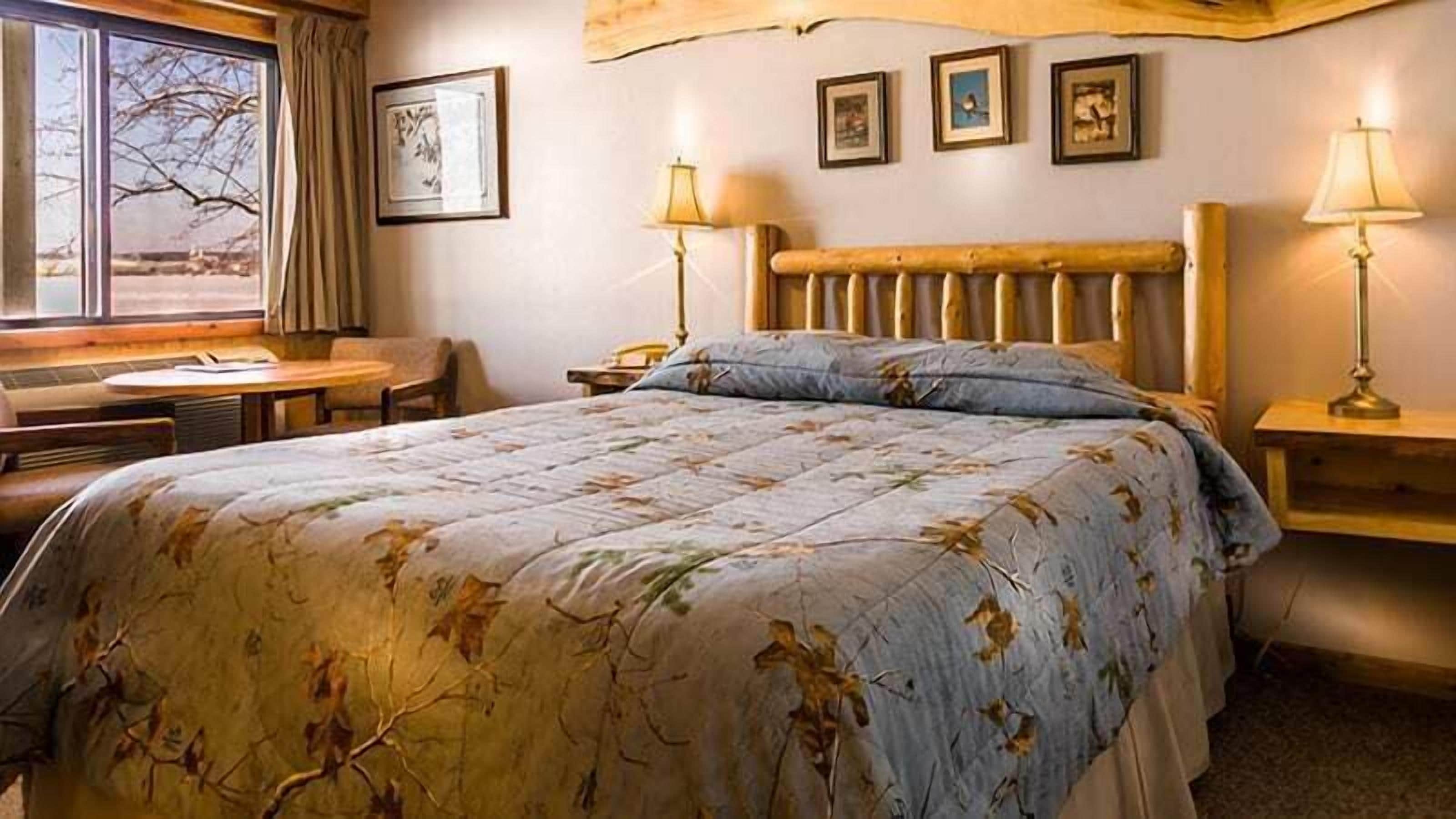 Habitación clásica (2) | Ropa de cama de alta calidad y decoración individual