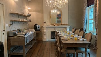 Free buffet breakfast