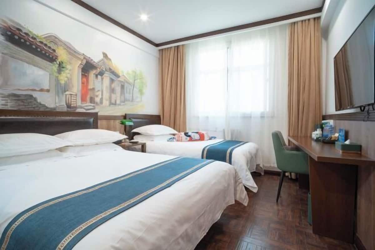 1 bedroom, premium bedding, minibar, desk