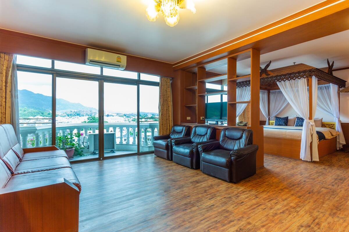 Suite, 1 Bedroom | Living room | 32-inch flat-screen TV with cable channels, TV