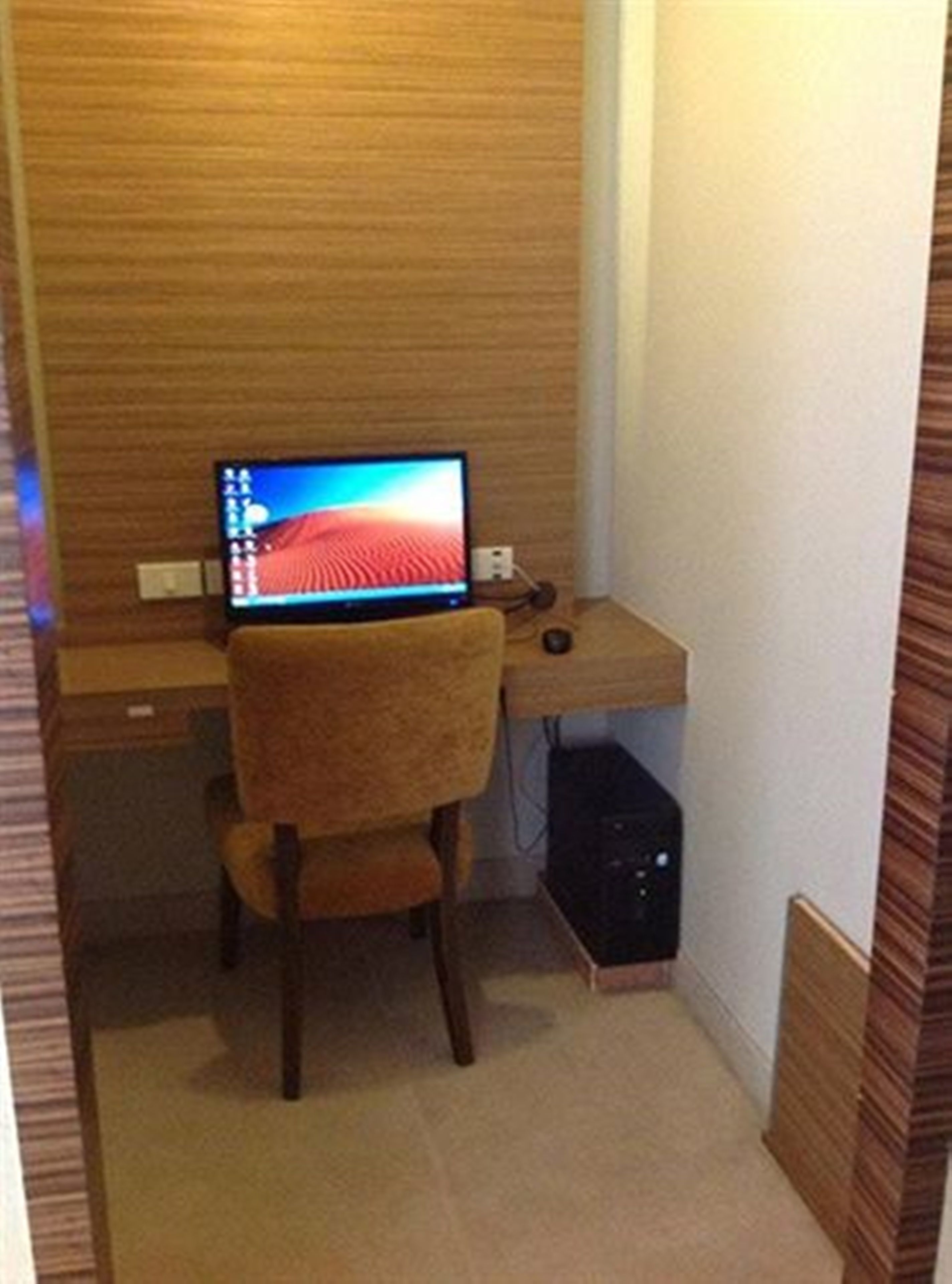 Minibar, Schreibtisch, WLAN