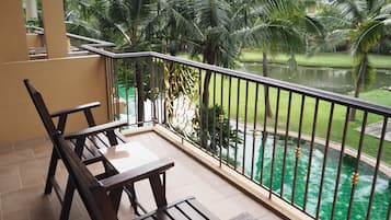 Studio twin bed | ๋ฐ์ฝ๋