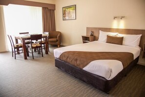 Deluxe Family Suite  | Laptop workspace, blackout drapes, iron/ironing board, cribs/infant beds