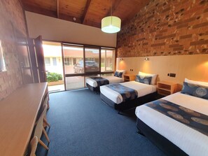 Laptop workspace, blackout curtains, iron/ironing board, free WiFi