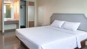 Deluxe Bathtub | Caja fuerte, camas supletorias, wifi gratis