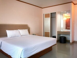 Deluxe kamer | Een kluis op de kamer, extra bedden, gratis wifi, rolstoeltoegankelijk