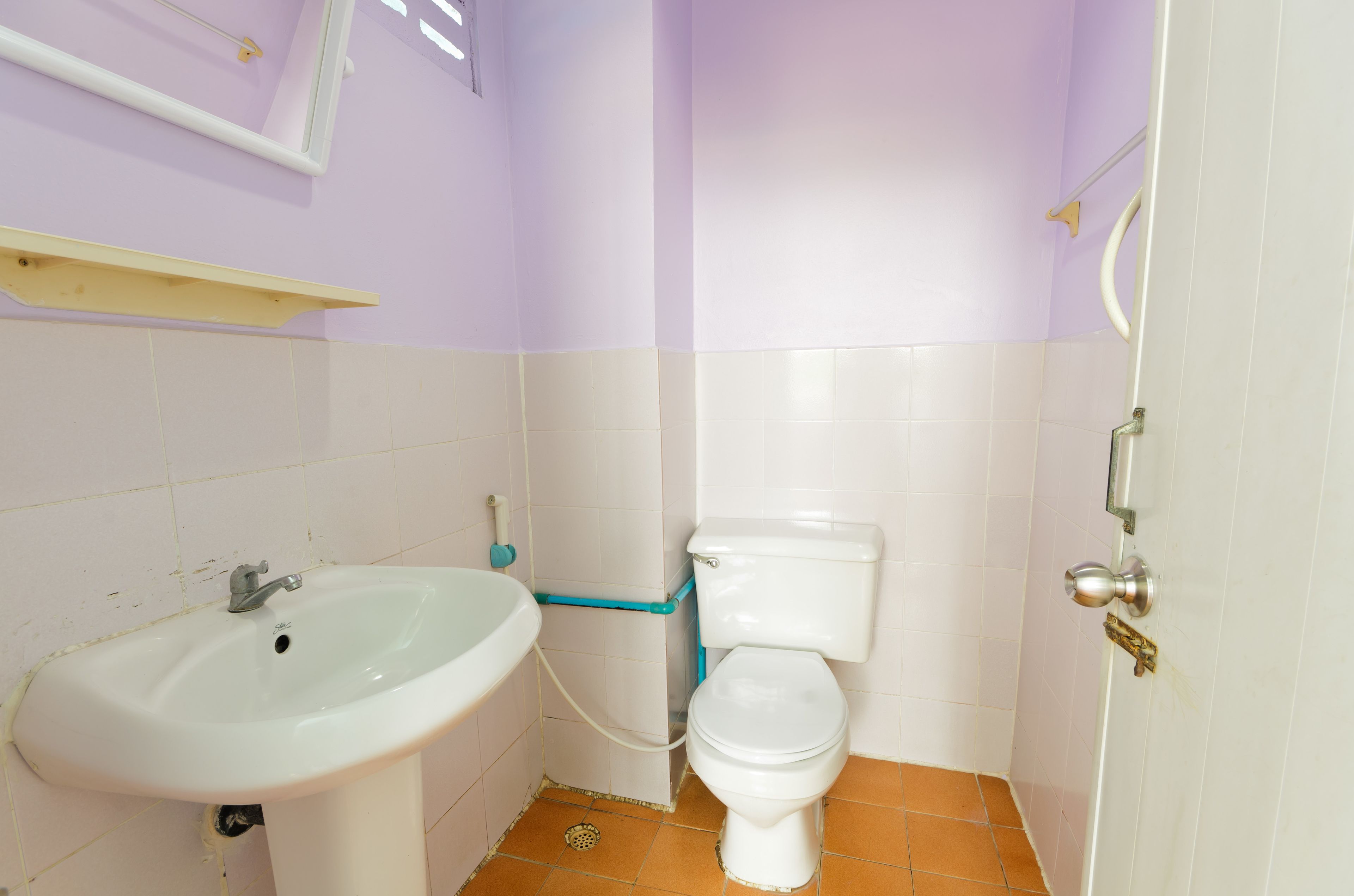 superior room with fan & hot shower | bathroom | shower, towels