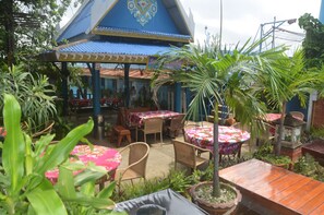 Breakfast, lunch, dinner served; pool views