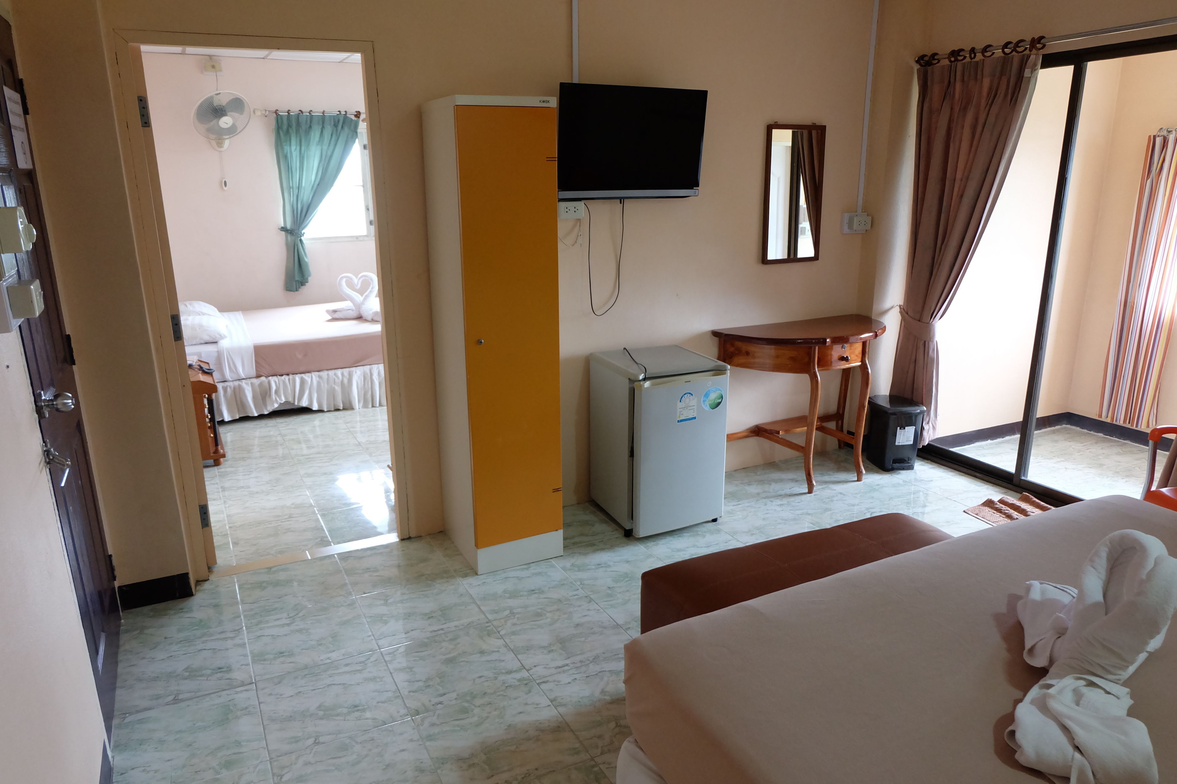 standard connecting rooms | blackout curtains, free wifi, bed sheets