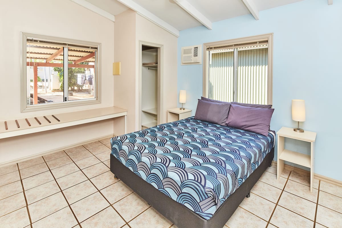 2 Bedroom - Sleeps 4 | 1 bedroom, premium bedding, iron/ironing board, free cribs/infant beds