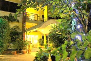 Fachada de la propiedad