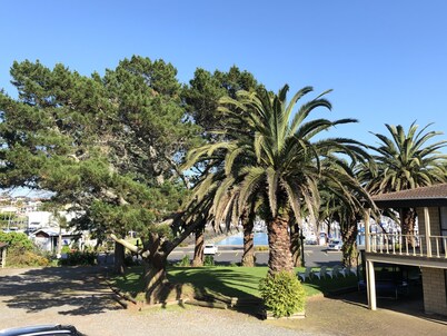 Half Moon Bay Motel