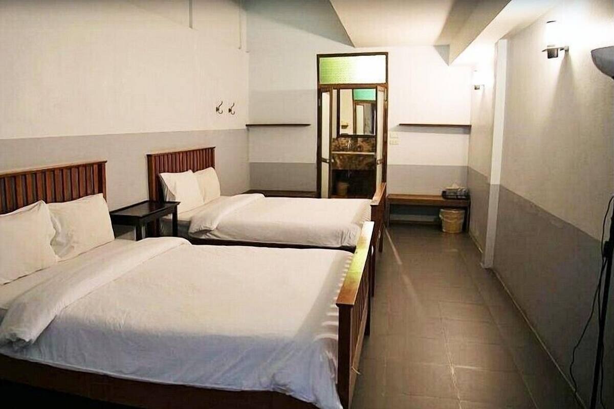 Bungalow with Full Board | Hochwertige Bettwaren, Schreibtisch