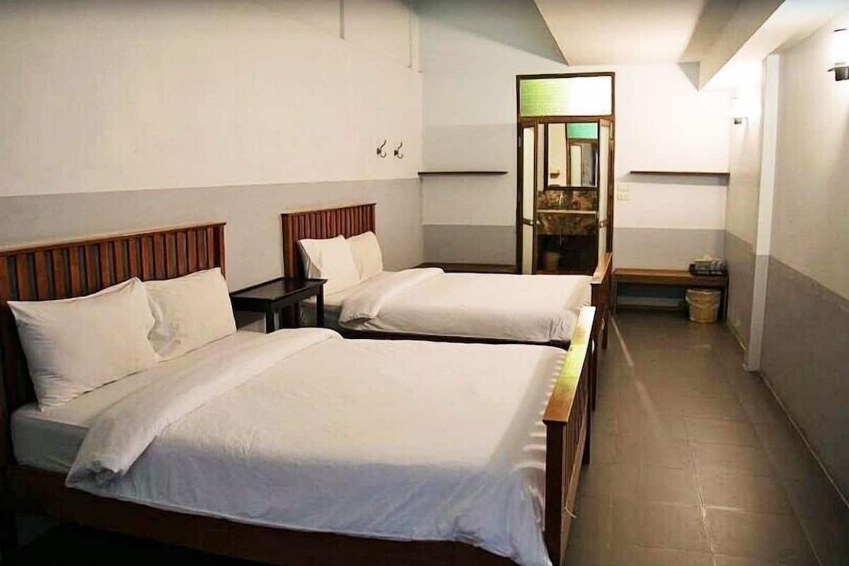 bungalow with full board | 1 bedroom, premium bedding, desk