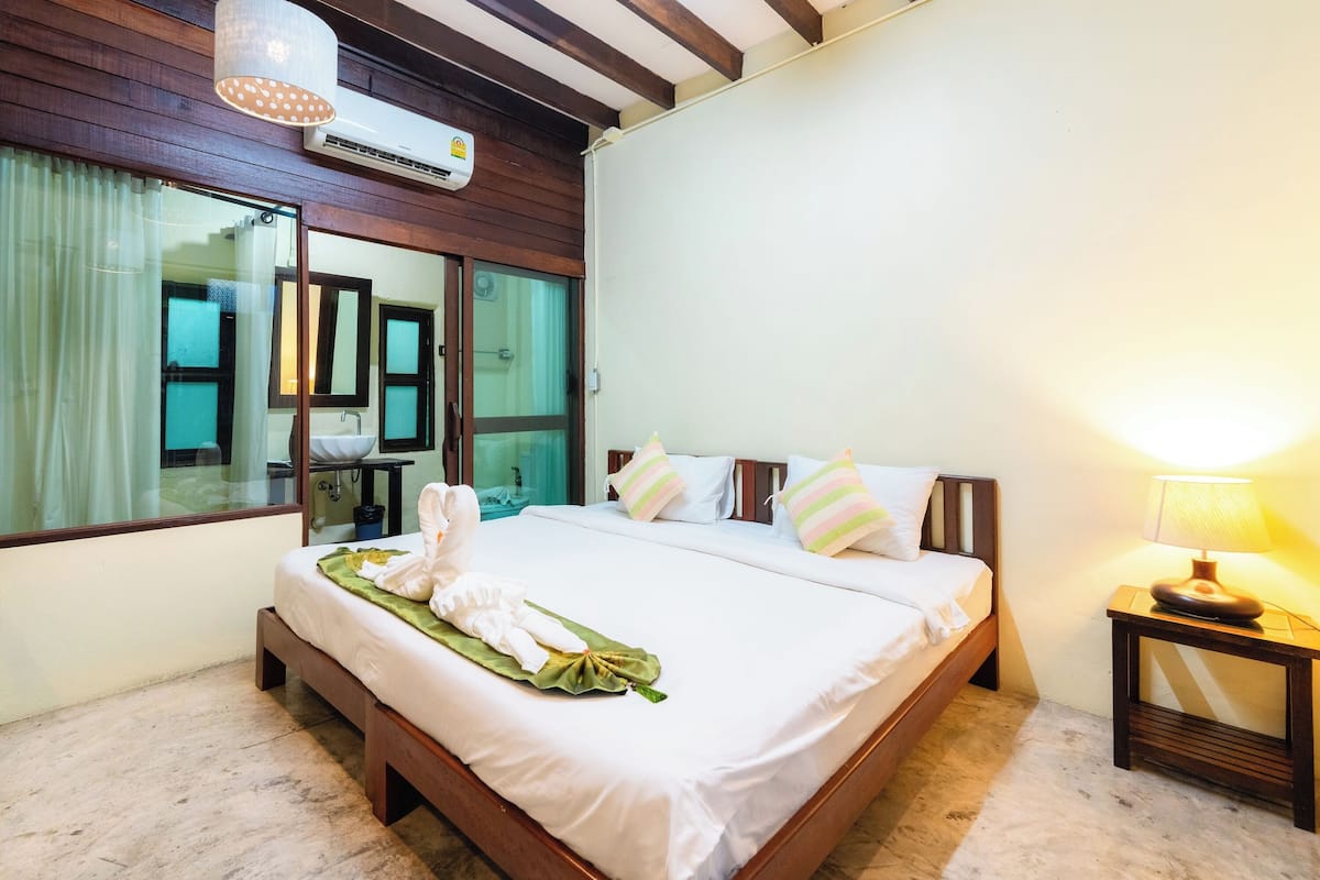 Superior Double Room | Minibar, desk, free WiFi, bed sheets