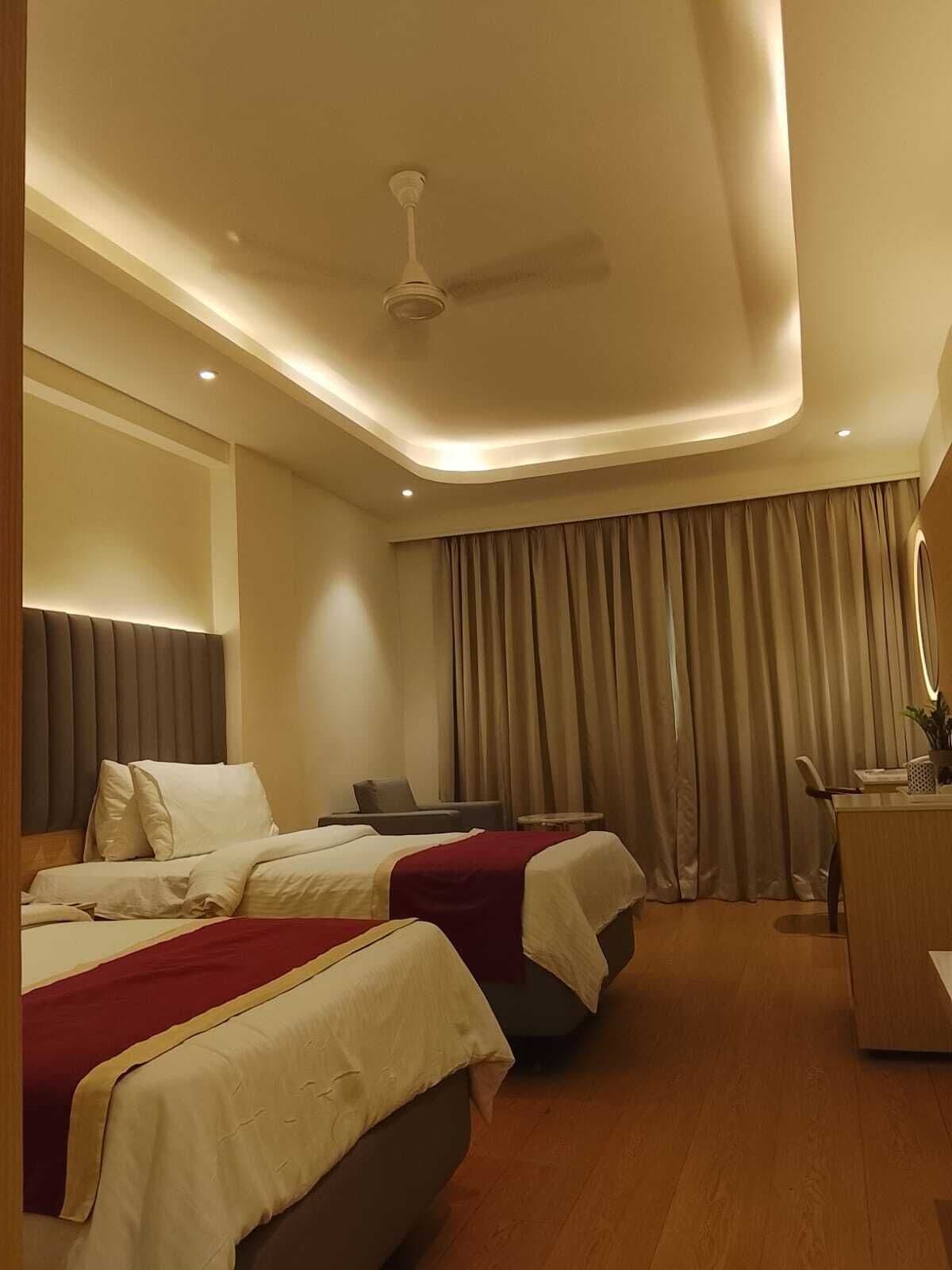 Deluxe Room (Deluxe Room Double) | Minibar, in-room safe, bed sheets