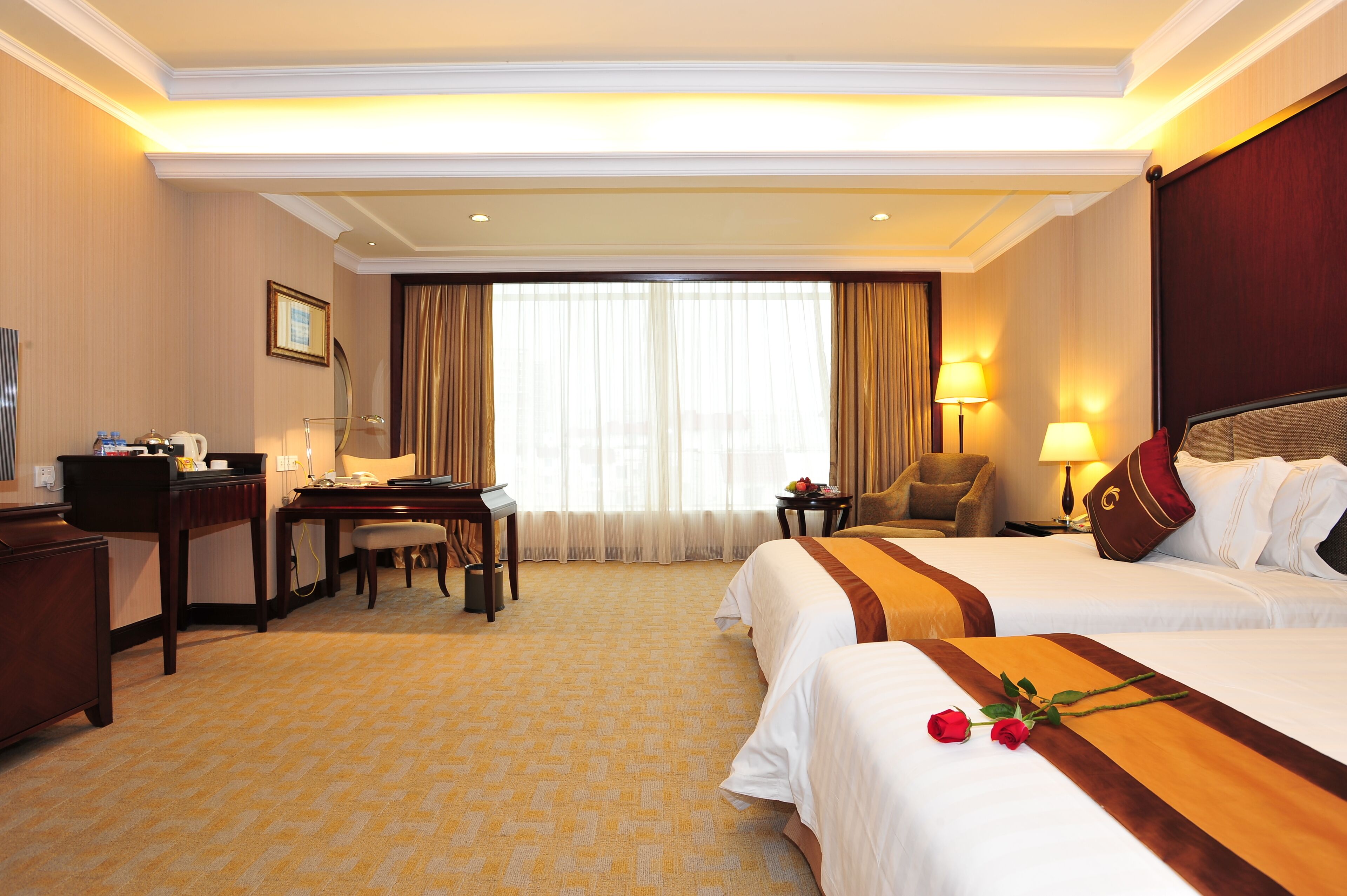 Photo - Royal Marina Plaza