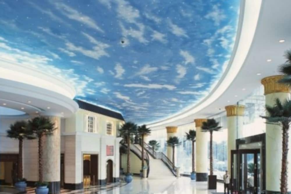 Royal Marina Plaza